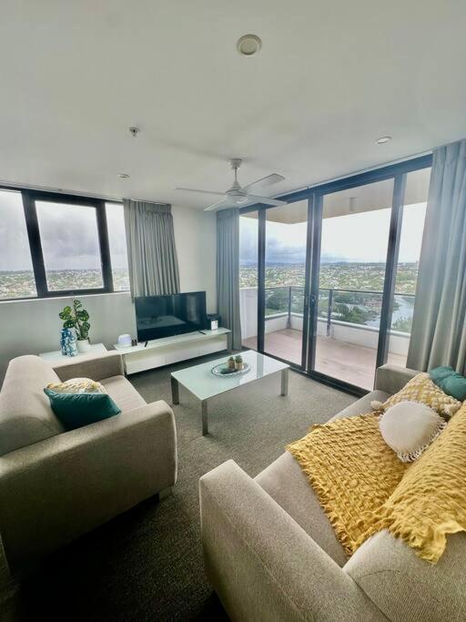 Apartment Modern Sophistication Broadbeach Gold Coast