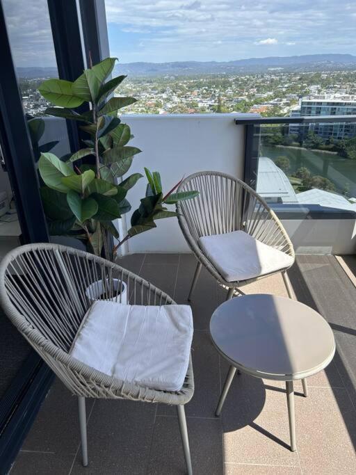 Modern Sophistication Broadbeach Apartment