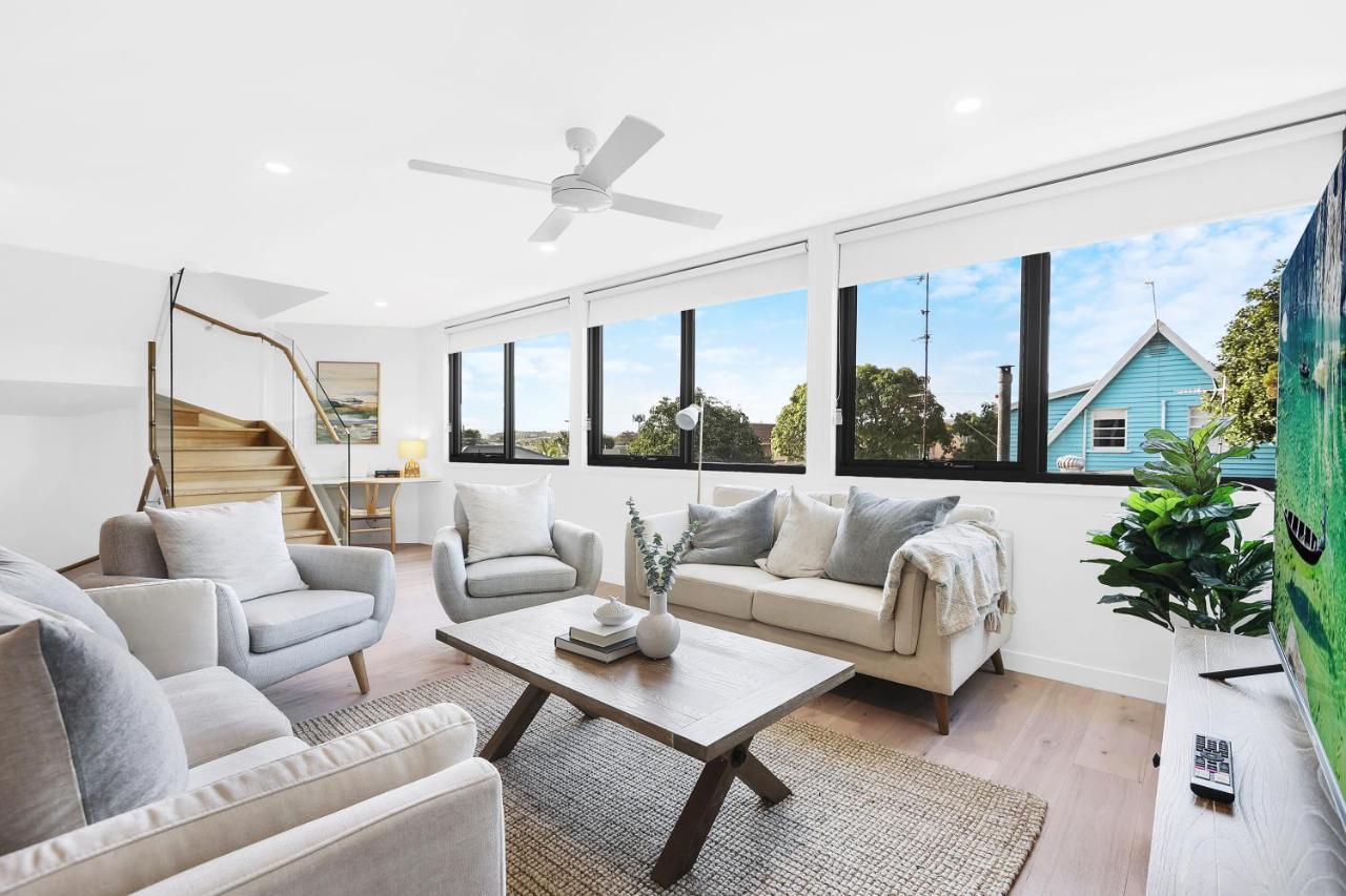 New 3br Burleigh Townhome With Private Rooftop! Villa