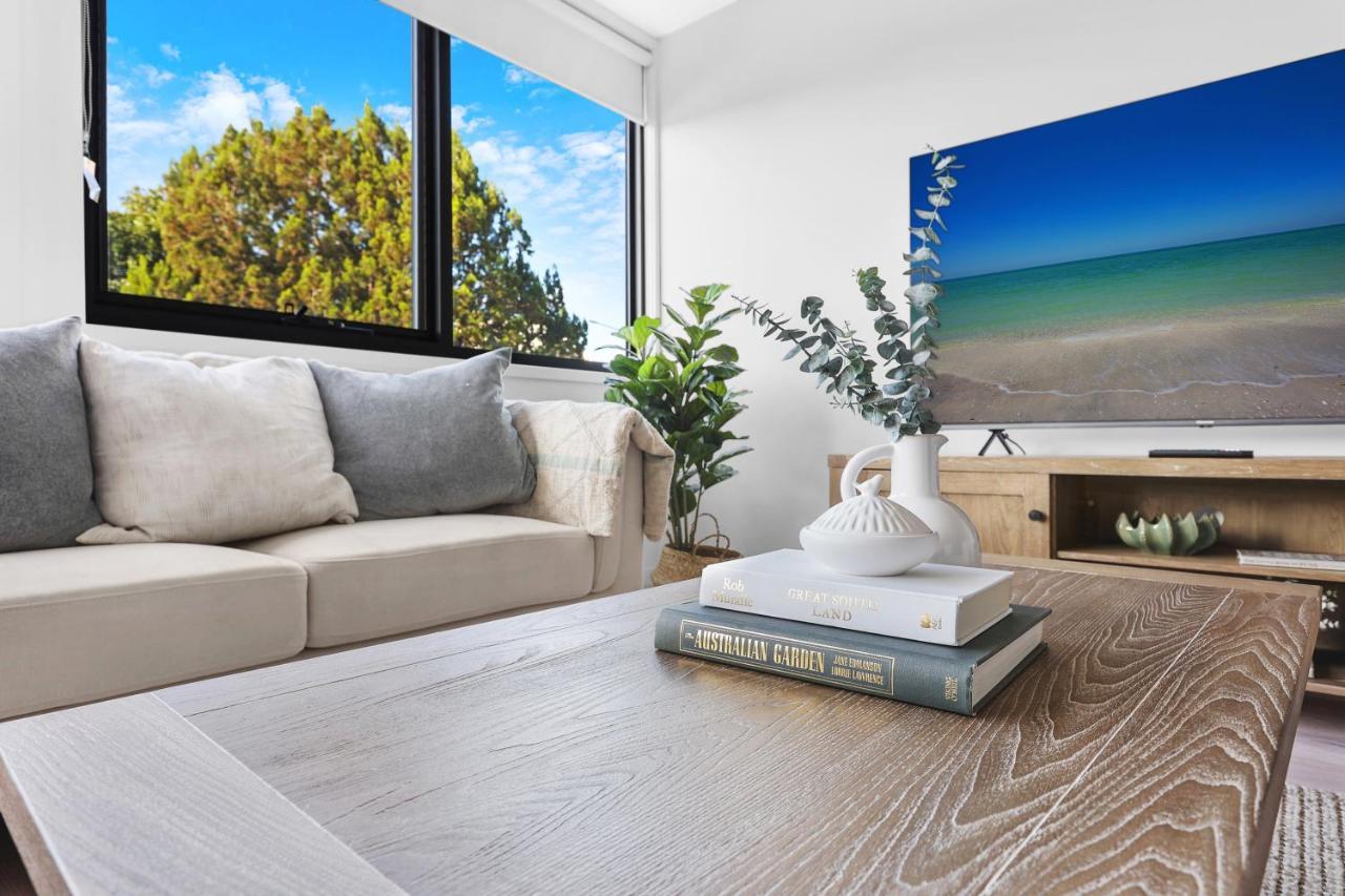 New 3br Burleigh Townhome With Private Rooftop! Gold Coast