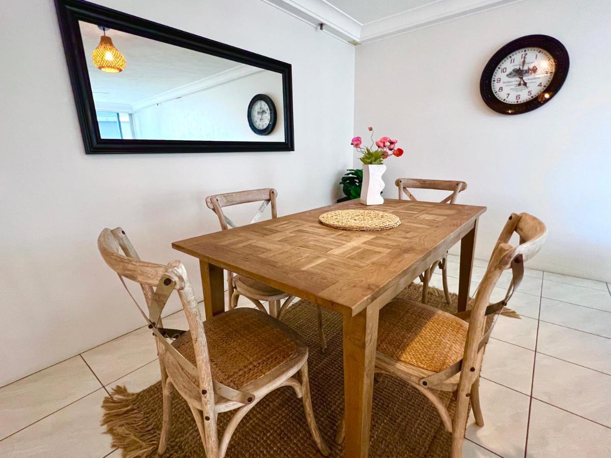 Apartment Ocean View 2br Main Beach Getaway Gold Coast
