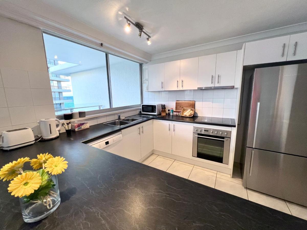 Apartment Ocean View 2br Main Beach Getaway Gold Coast