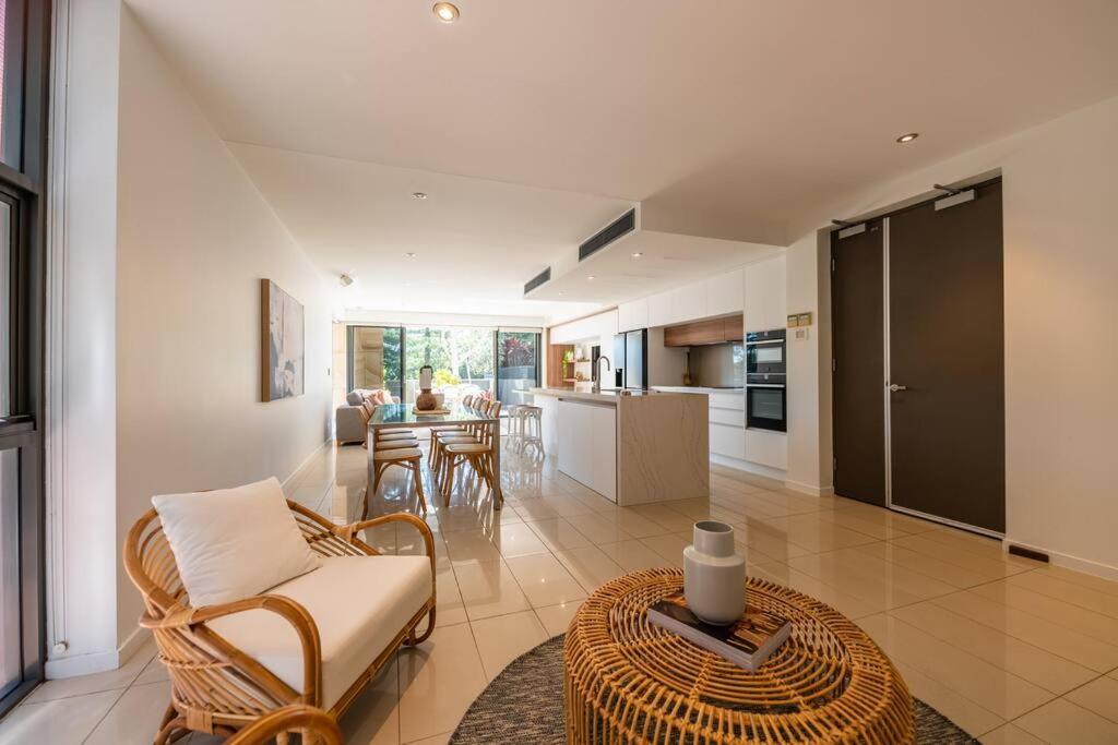 Stunning Coastal Retreat With Pool & Car Park *