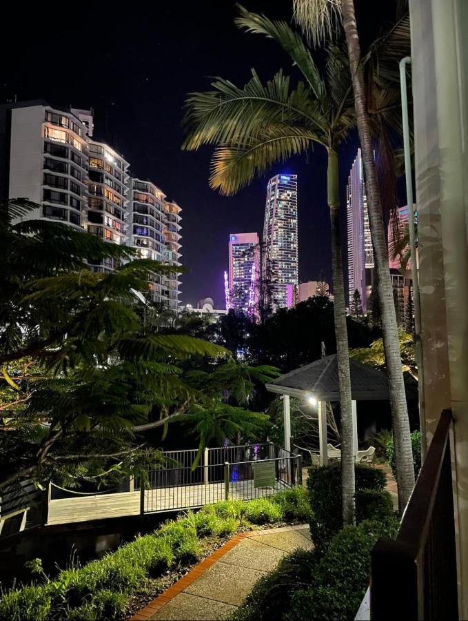 Paradise Island Surfers Paradise - Garden Gold Coast