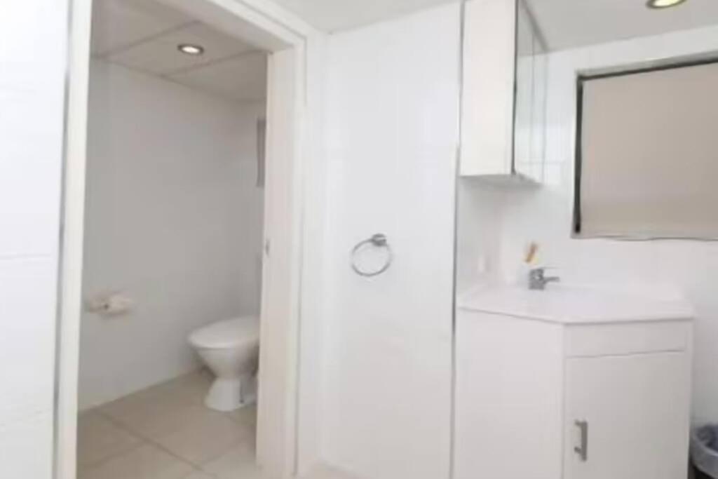 Palm Breeze - Hosted By Burleigh Letting Apartment *