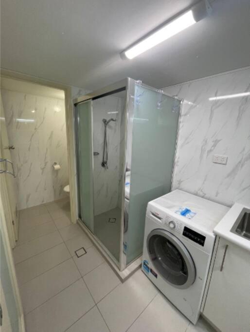 Camden House - Hosted By Burleigh Letting Gold Coast