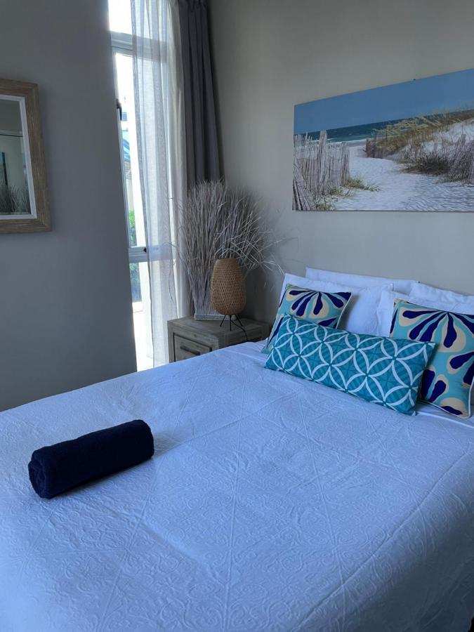 Milhaven At Chevron Renaissance Tower Apartment *