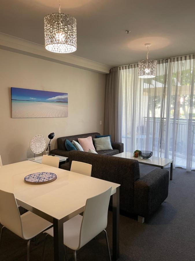 Milhaven At Chevron Renaissance Tower Apartment
