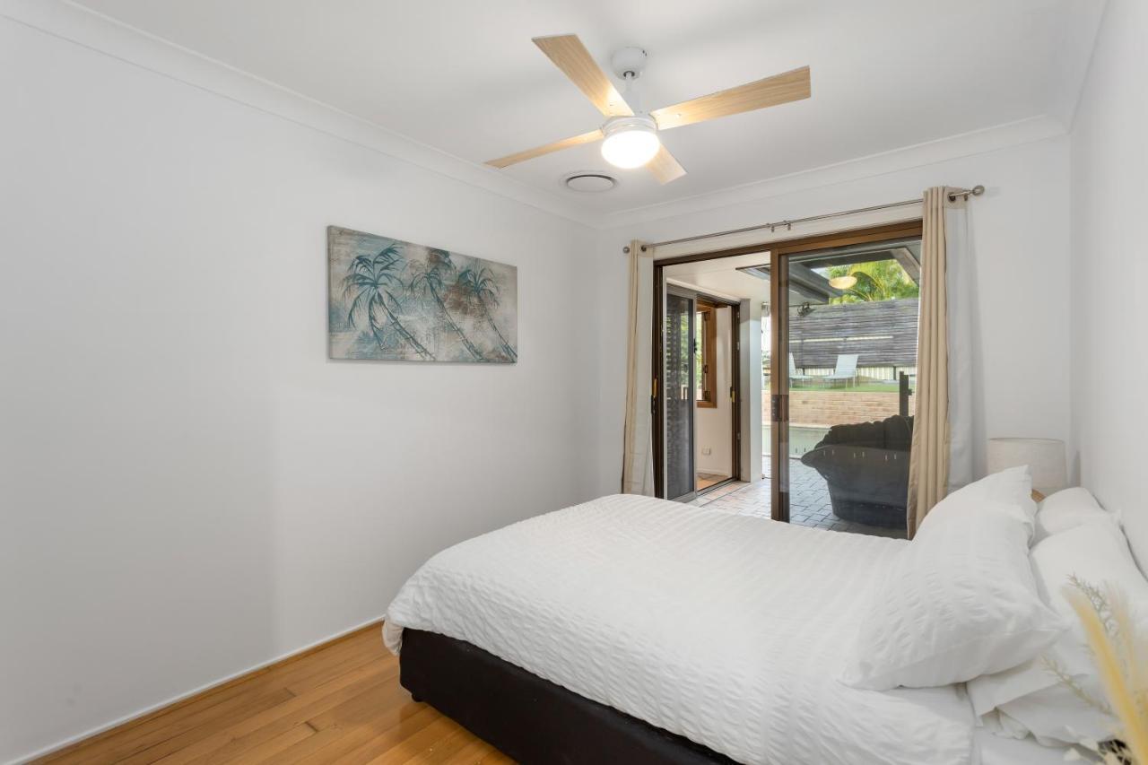 Holiday home Spacious 4 Bedroom Entire With Pool - Robina, Gold Coast