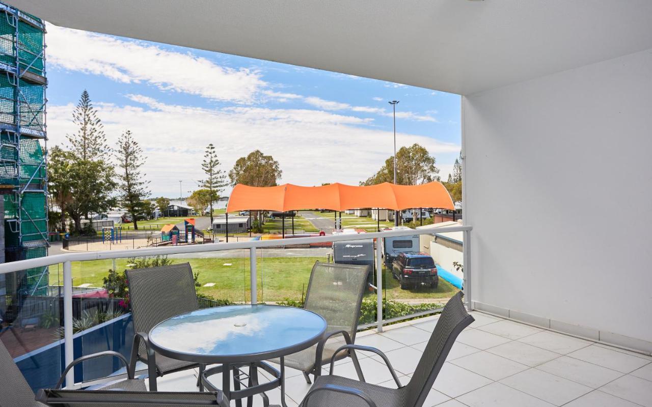 Comfort Two Bedroom Next To Water Park In Southport *