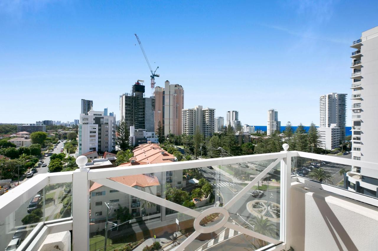 Cosy Studio In Broadbeach With Pools, Sauna & Gym Apartment
