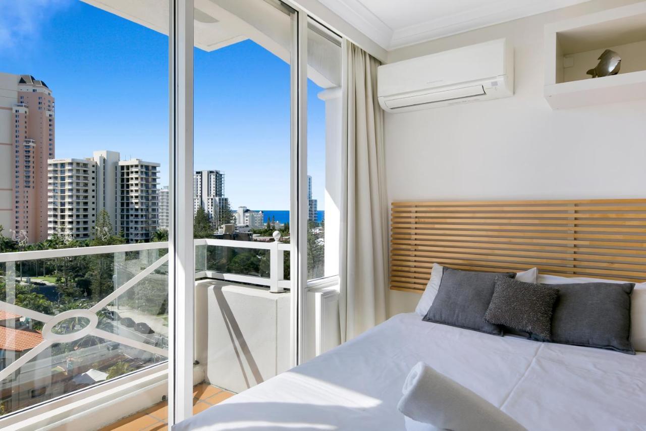 Cosy Studio In Broadbeach With Pools, Sauna & Gym
