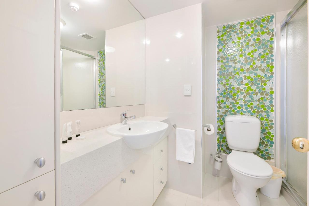 Cosy Studio In Broadbeach With Pools, Sauna & Gym Apartment