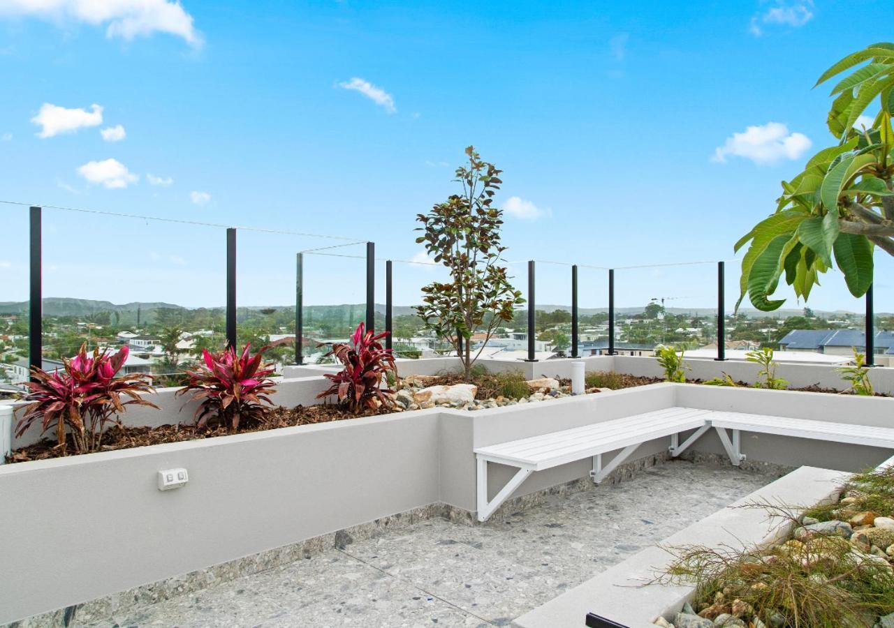 2 Bed Ocean View Apt, Parking, Wifi! 250m To Gold Coast