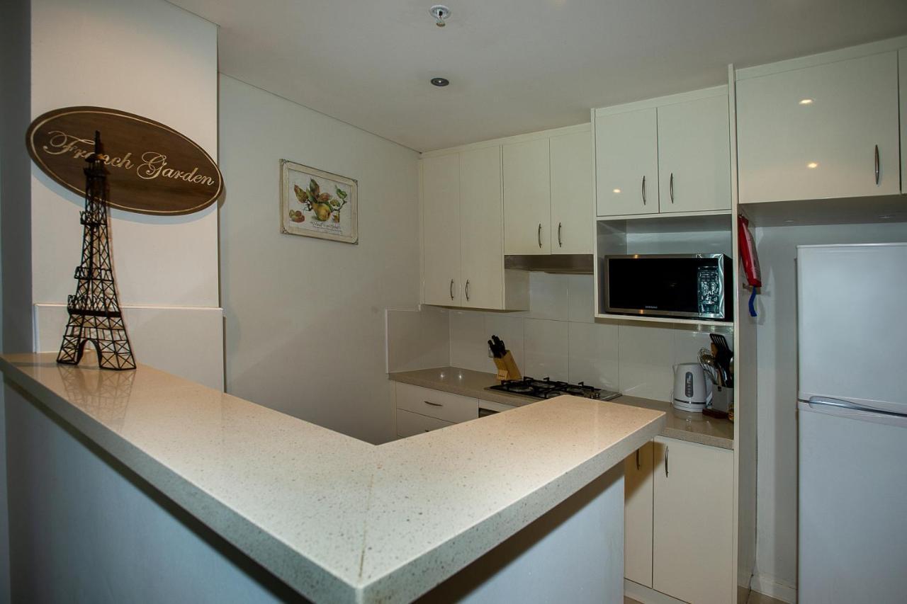 Exquisitely Furnished 2 Bedroom Apartment!