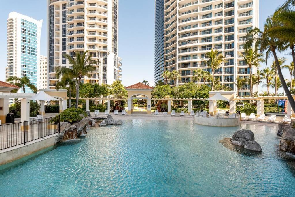 Breathtaking Views From Stunning 42nd Floor Skyhome & Living * Gold Coast
