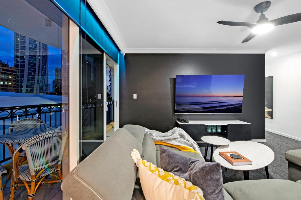 Chevron Renaissance - Self Contained & Privately Managed Apartment *