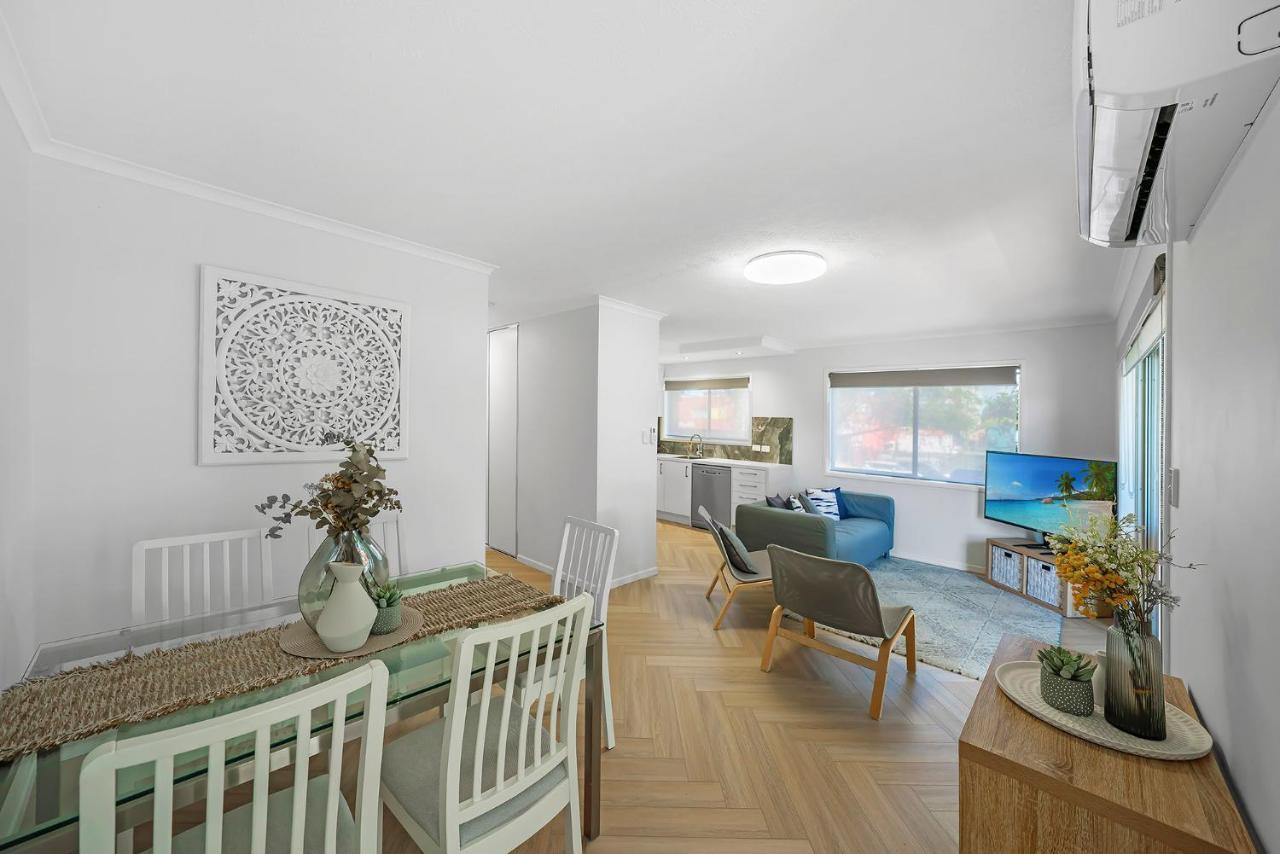 Newly Renovated Unit In Southport * Gold Coast