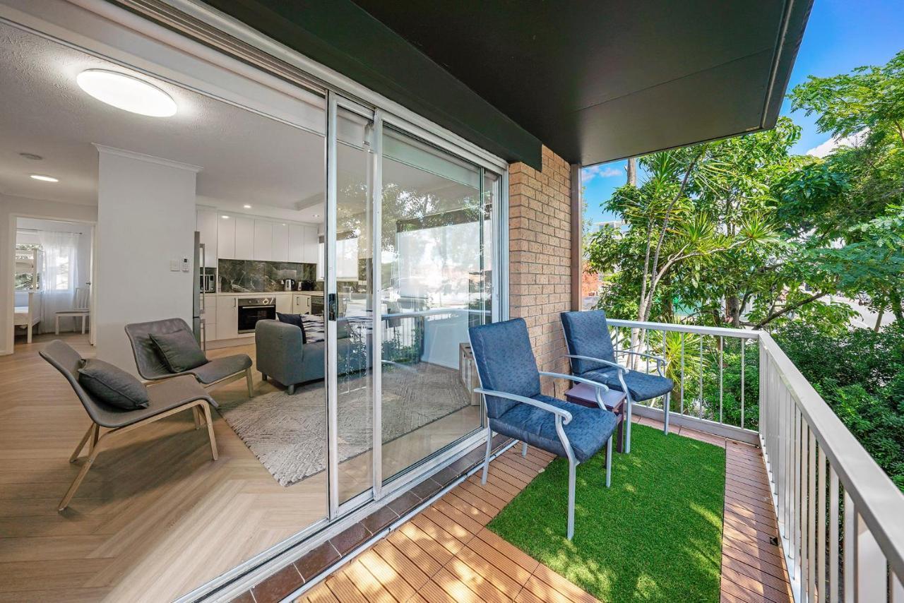 Newly Renovated Unit In Southport Apartment *
