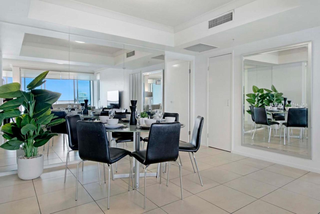 Apartment Self Contained At Chevron Renaissance - Privately Managed - Wow