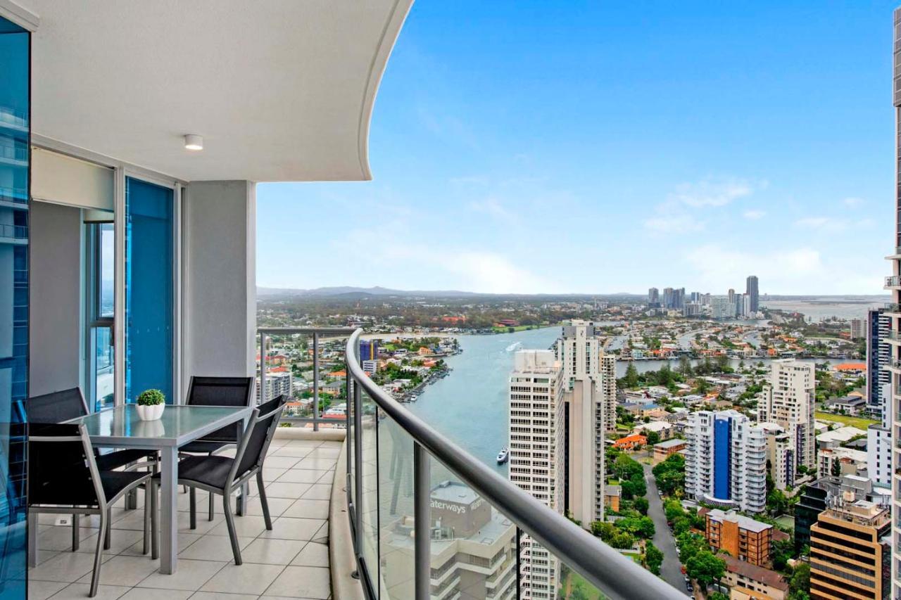 Self Contained At Chevron Renaissance - Privately Managed - Wow Apartment