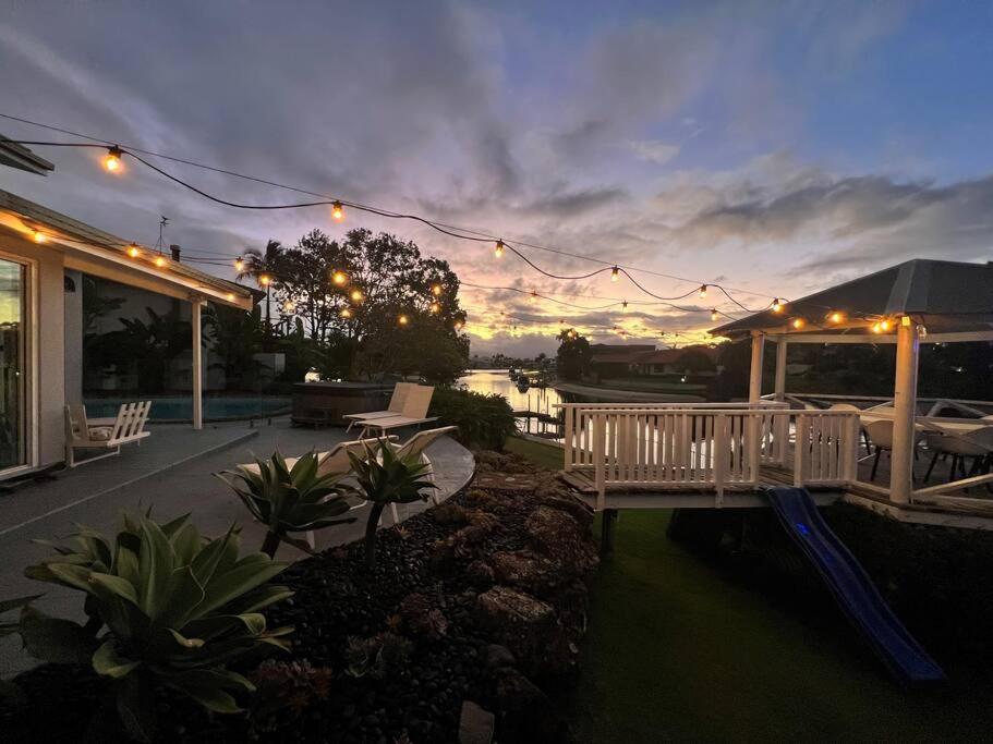 Chic Coastal Waterside Stunner! *