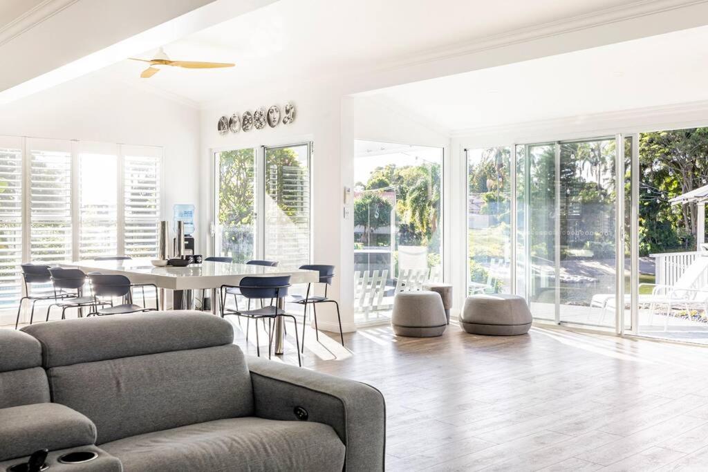 Holiday home Chic Coastal Waterside Stunner! *