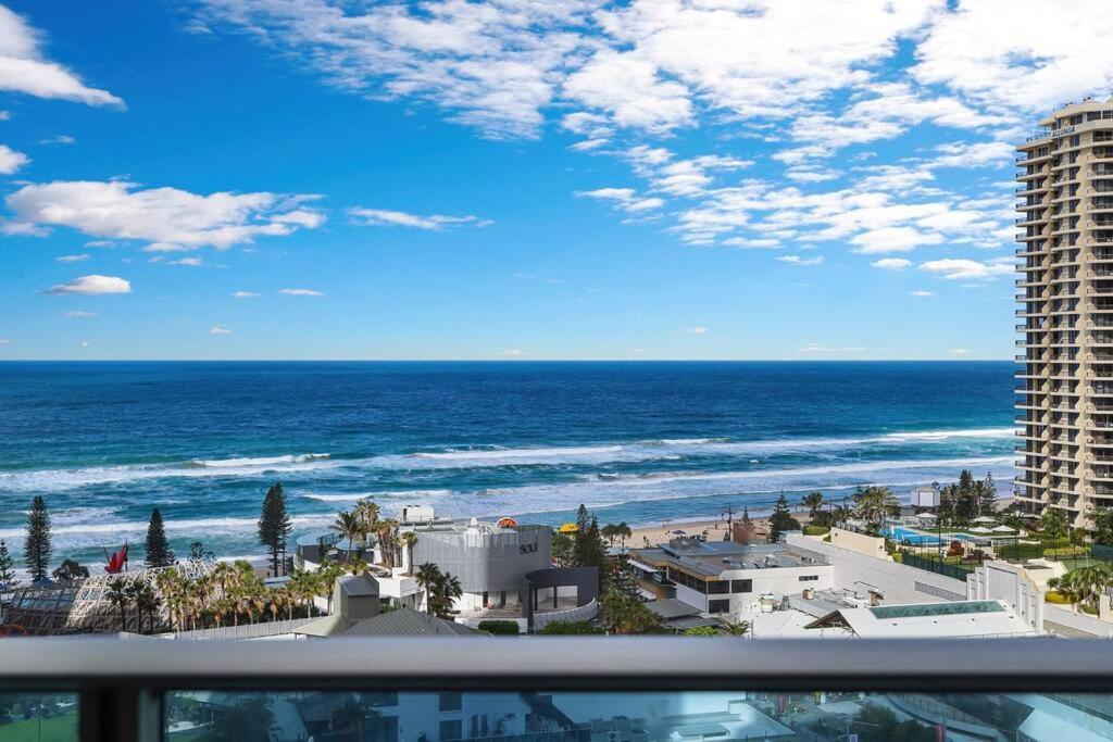 Paradise Living At Hilton With Stunning Ocean View *