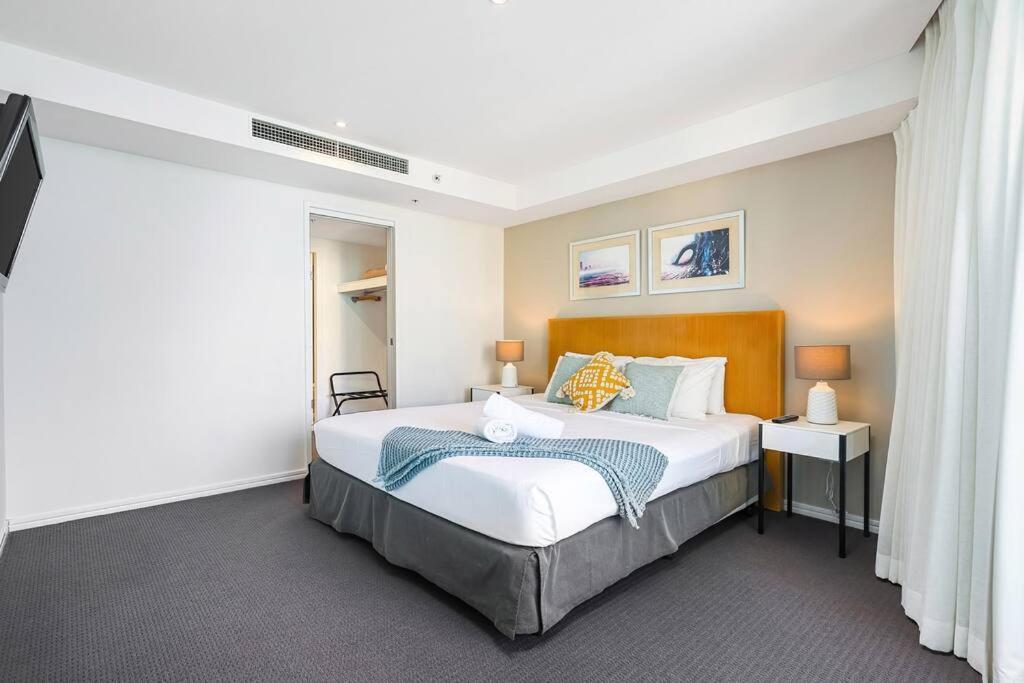 Paradise Living At Hilton With Stunning Ocean View * Gold Coast