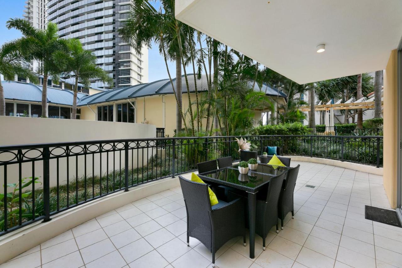 Iconic Chevron Renaissance Private *