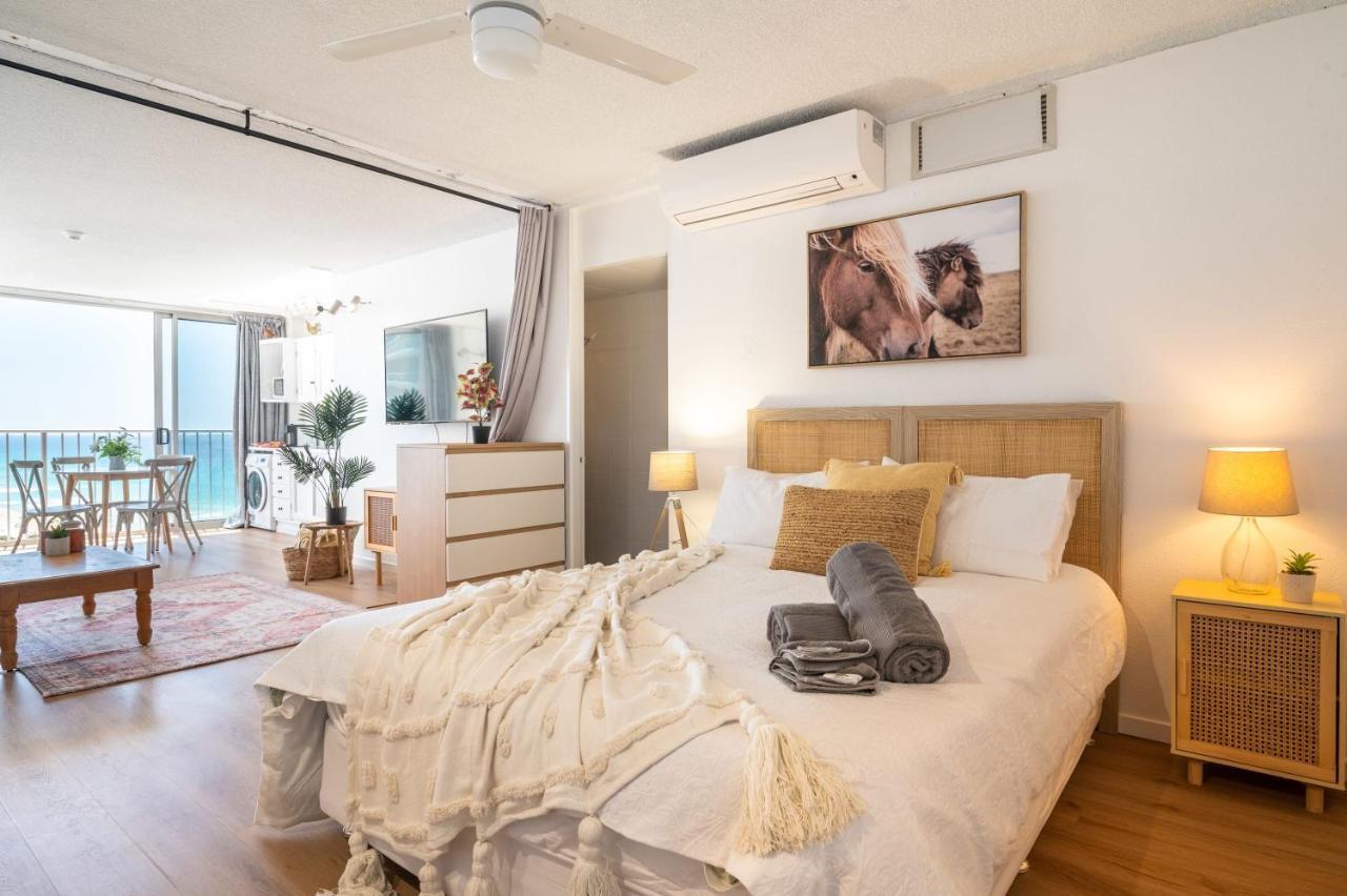 Stunning 1br Unit Opposite Surfers Paradise