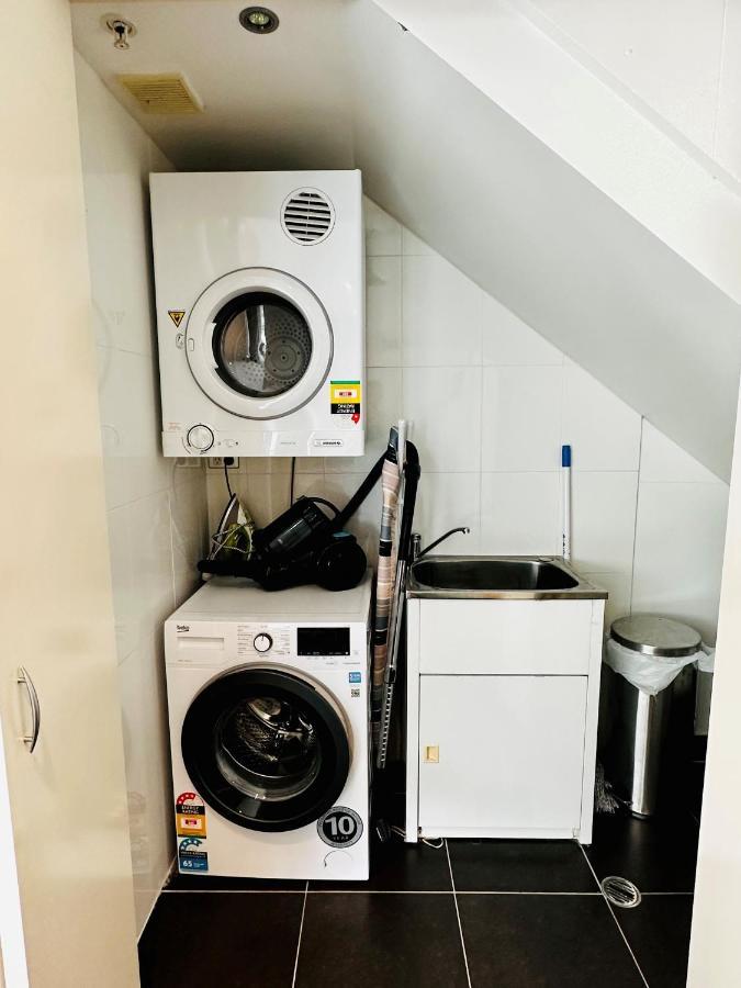 Sophisticated 1 Bedroom Apartment! Apartment