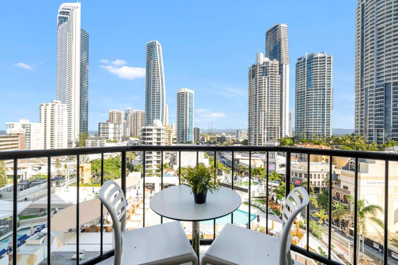 Gorgeous Studio Right In The Heart Of Surfers Apartment *