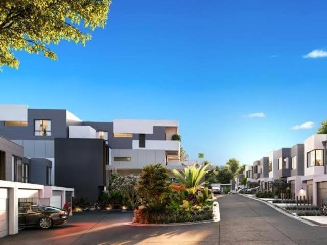 Luxury Private Queen With Balcony & Bathroom In Shared Panorama Apartment *