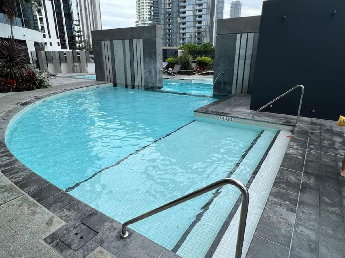 29th Floor Oracle Tower 2 Stunning Ocean And Views Apartment