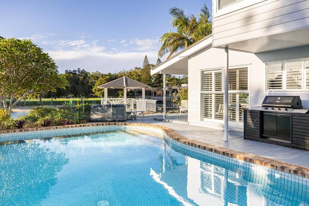 Holiday home Chic Coastal Waterside Stunner!