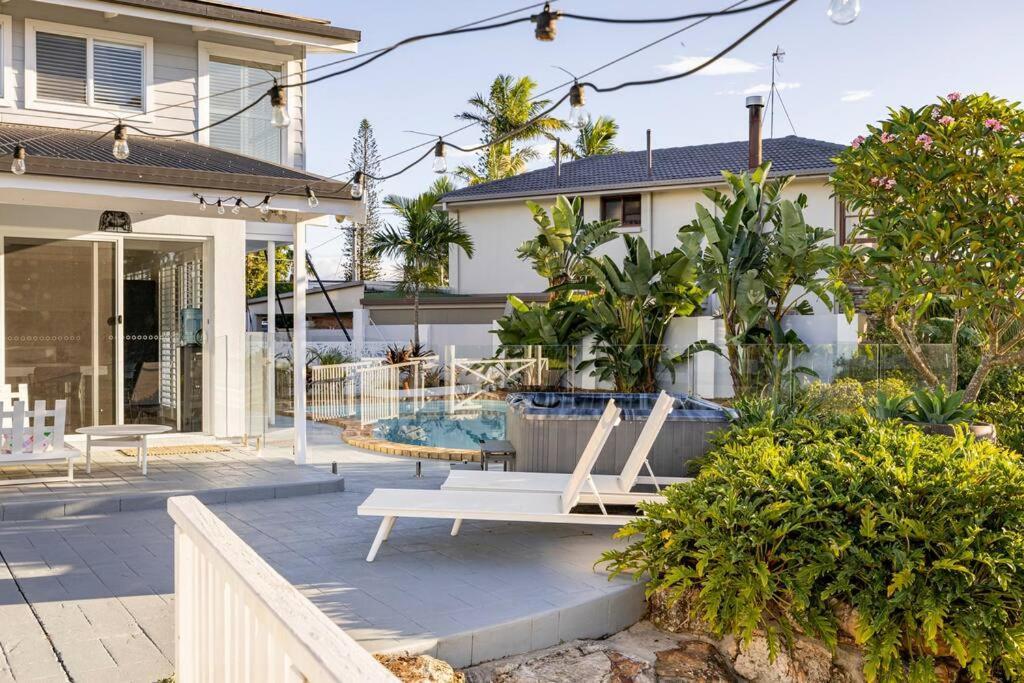 Chic Coastal Waterside Stunner! *