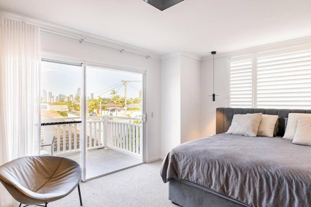 Chic Coastal Waterside Stunner! Holiday home *