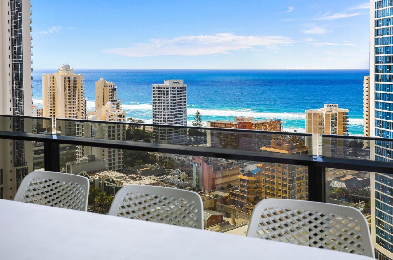 Apartment Circle On Cavill 2, 3, 4 & 5 Bedroom Skyhomes & Sub Penthouses By Holidays