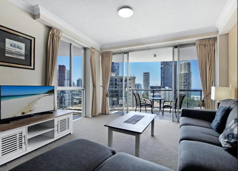 Towers Of Chevron - Private Gold Coast