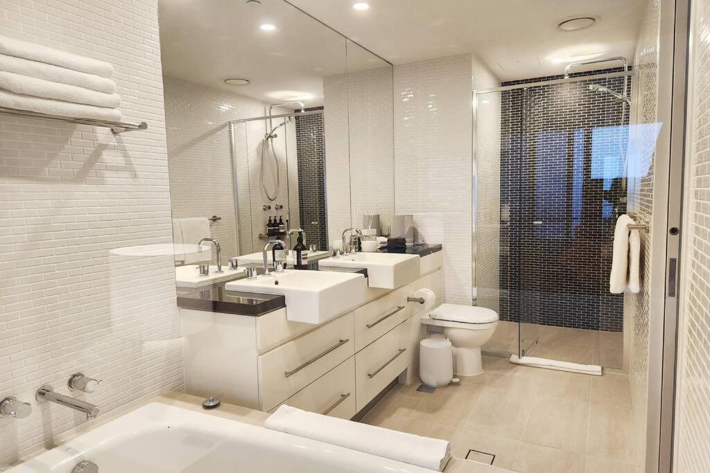 Modern Luxury With Breathtaking Ocean Views Apartment *