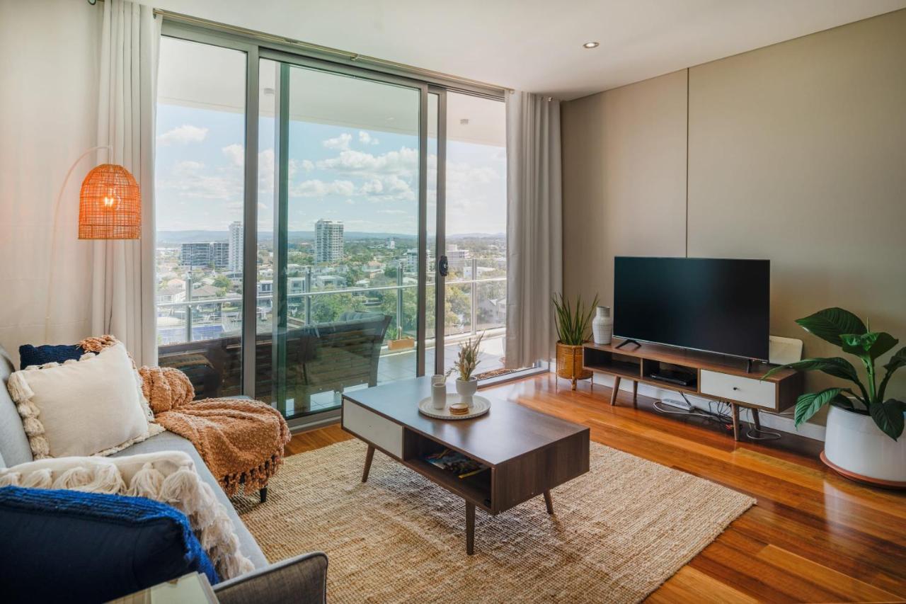 Apartment 1br Sky Rise Surfers Stunner *