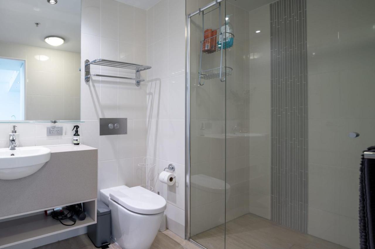 1br Sky Rise Surfers Stunner * Gold Coast