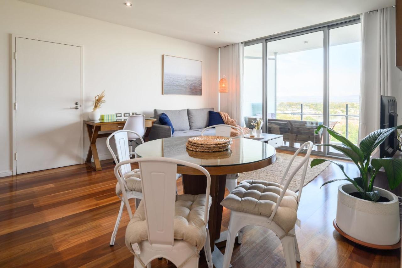 Apartment 1br Sky Rise Surfers Stunner Gold Coast