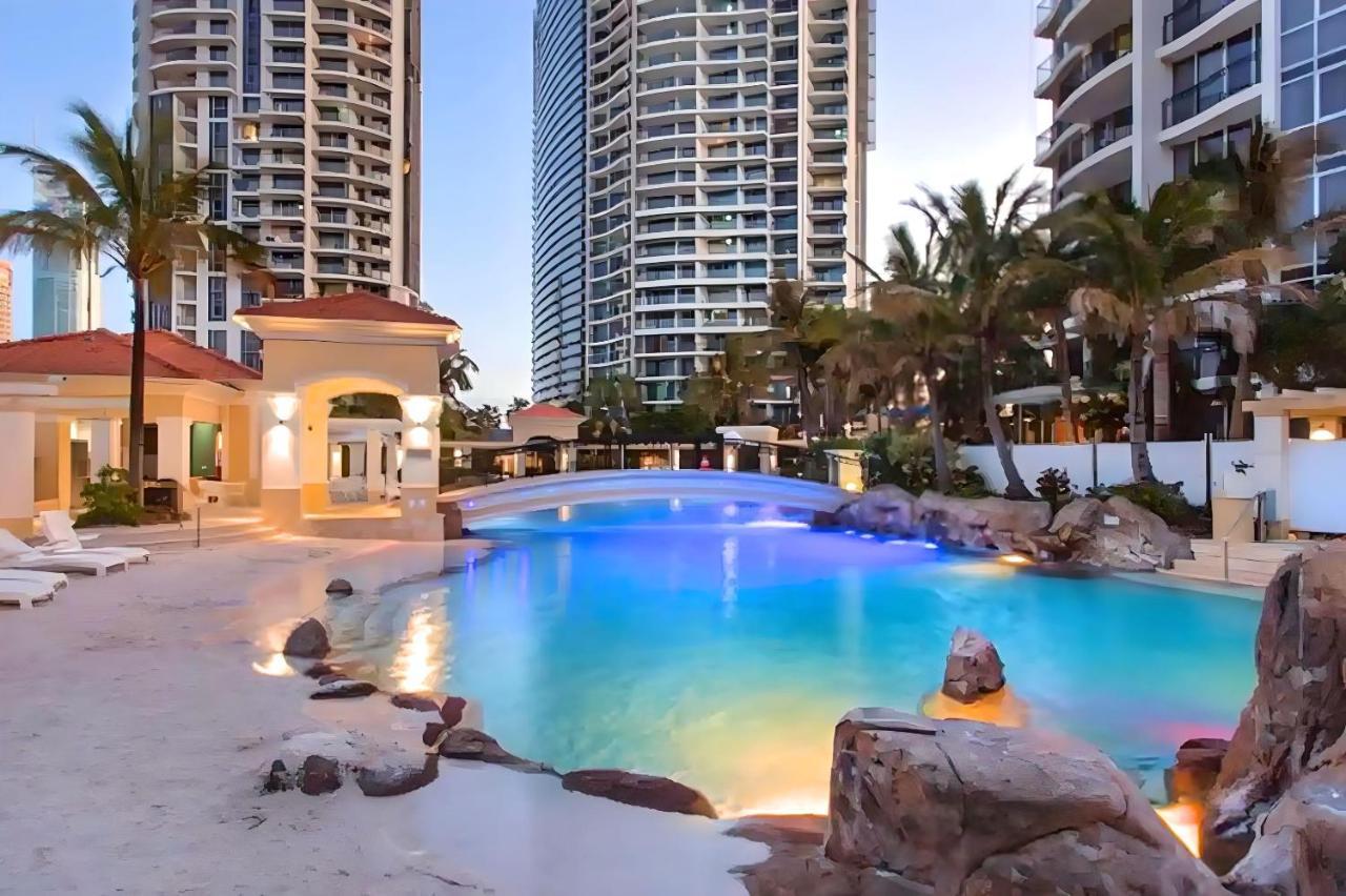 Iconic Chevron Renaissance Private Apartment