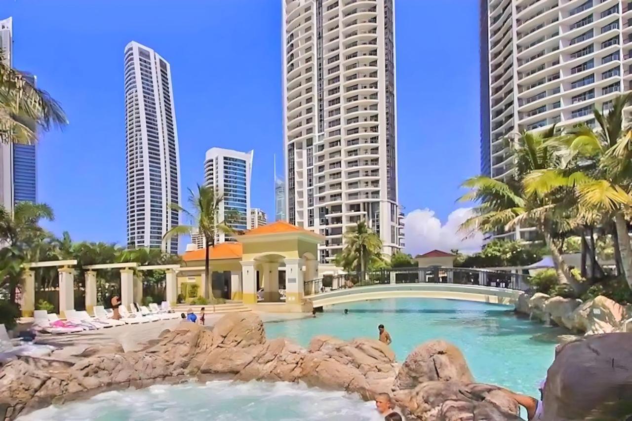 Iconic Chevron Renaissance Private *