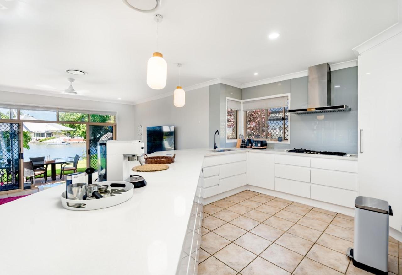 Panarama Waterview! Waterfront Luxury Heave In Gc Holiday home *