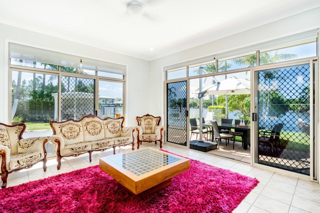 Panarama Waterview! Waterfront Luxury Heave In Gc Holiday home *