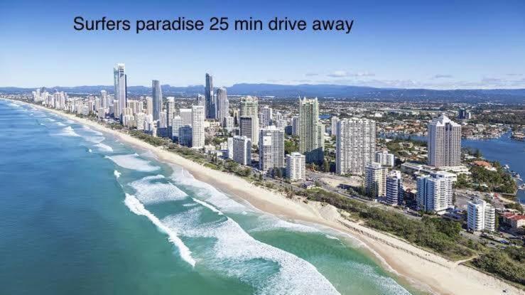 Panarama Waterview! Waterfront Luxury Heave In Gc Holiday home