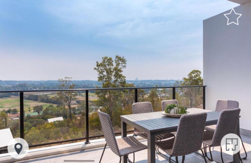 Luxury Private Queen With Balcony & Bathroom In Shared Panorama Apartment Gold Coast
